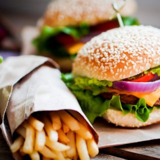 Fast food ca în SUA chiar în București.