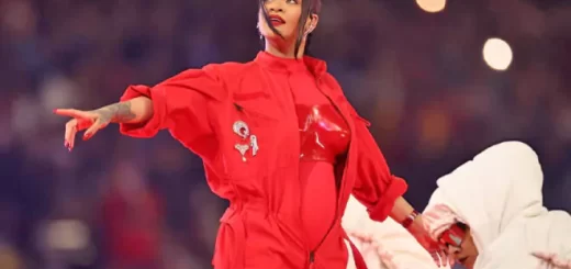 Rihanna, dezvăluiri despre grijile de mămică.