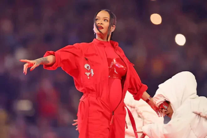 Rihanna, dezvăluiri despre grijile de mămică.