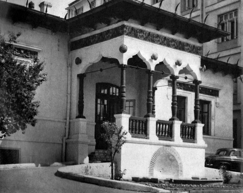 Detalii despre Casa Lahovary din București.