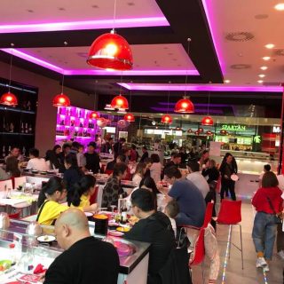 Restaurant cu sushi în București. Bufet special ,all you can eat'.