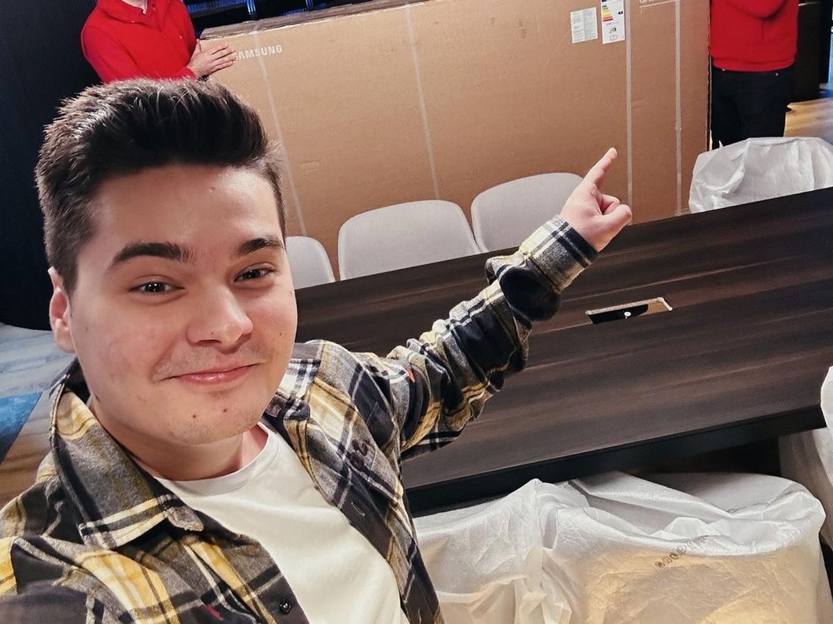 Pe ce cheltuie Selly 20.000 de euro lunar?