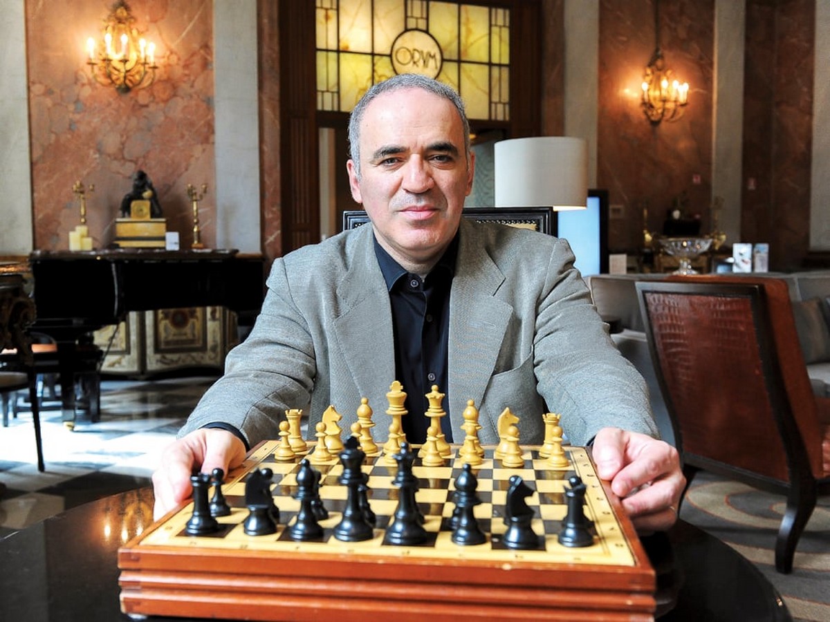 Garry Kasparov revine la București pentru o competiție importantă din luna mai.