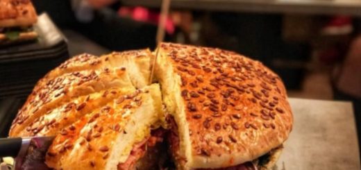 Cel mai mare burger din București se găsește la B3TON.