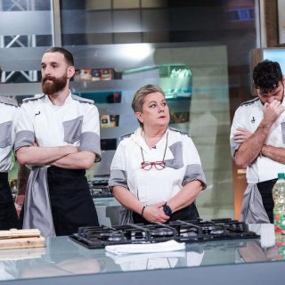 Concurenta de la ,,Chefi la cuțite'' care ar trebui să fie descalificată la cererea telespectatorilor.