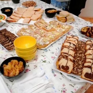 https://ecopoliticnews.com/igpf-over-77000-people-enter-romania-on-thursday-of-whom-8400-ukrainians/