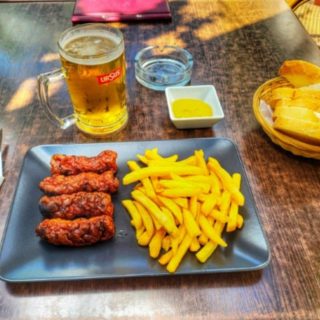 Festival cu mici și bere în București.