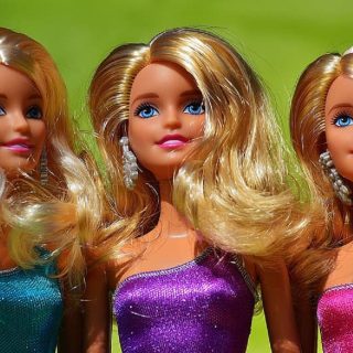 Istoria păpușilor Barbie.