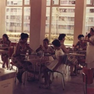 Rețete aprobate de partid în restaurantele din perioada comunismului.