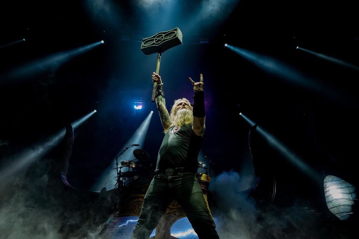 Concert Amon Amarth în București pe 1 iulie.