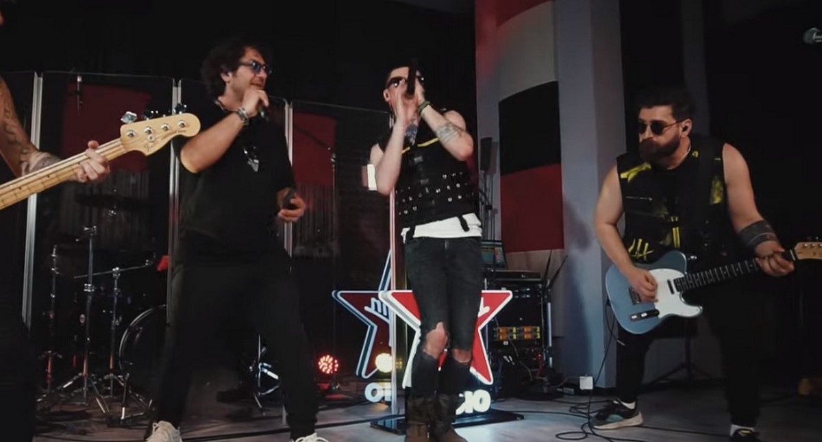 Chef Florin Dumitrescu cântă alături de trupa HVNDS.