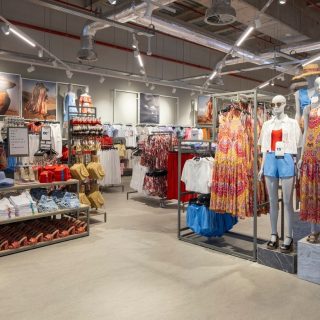 Poze din cel de-al doilea magazin Primark din București.