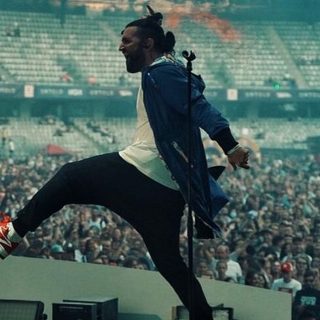 Smiley concertează la Berăria H pe 18 iulie.