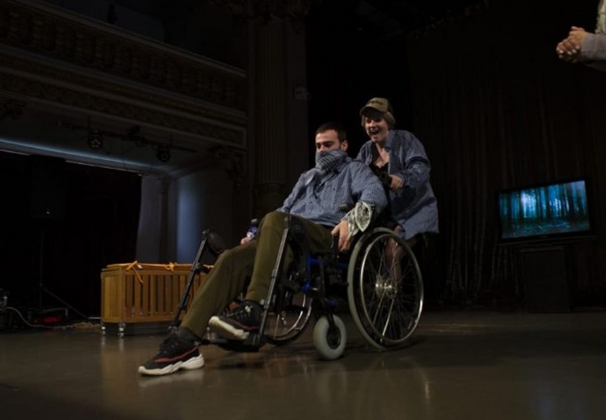 Și atunci am plecat: piesa emoționantă de teatru care vine pe scena Teatrului Godot pe 20 iulie.