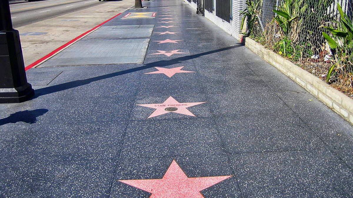 Vedete care au primit o stea pe Walk of Fame București.