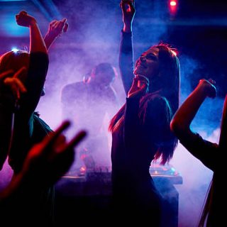 VERSUS dance party pe 21 iulie.