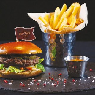 Ofertă la Hard Rock Cafe pe 14 iulie.