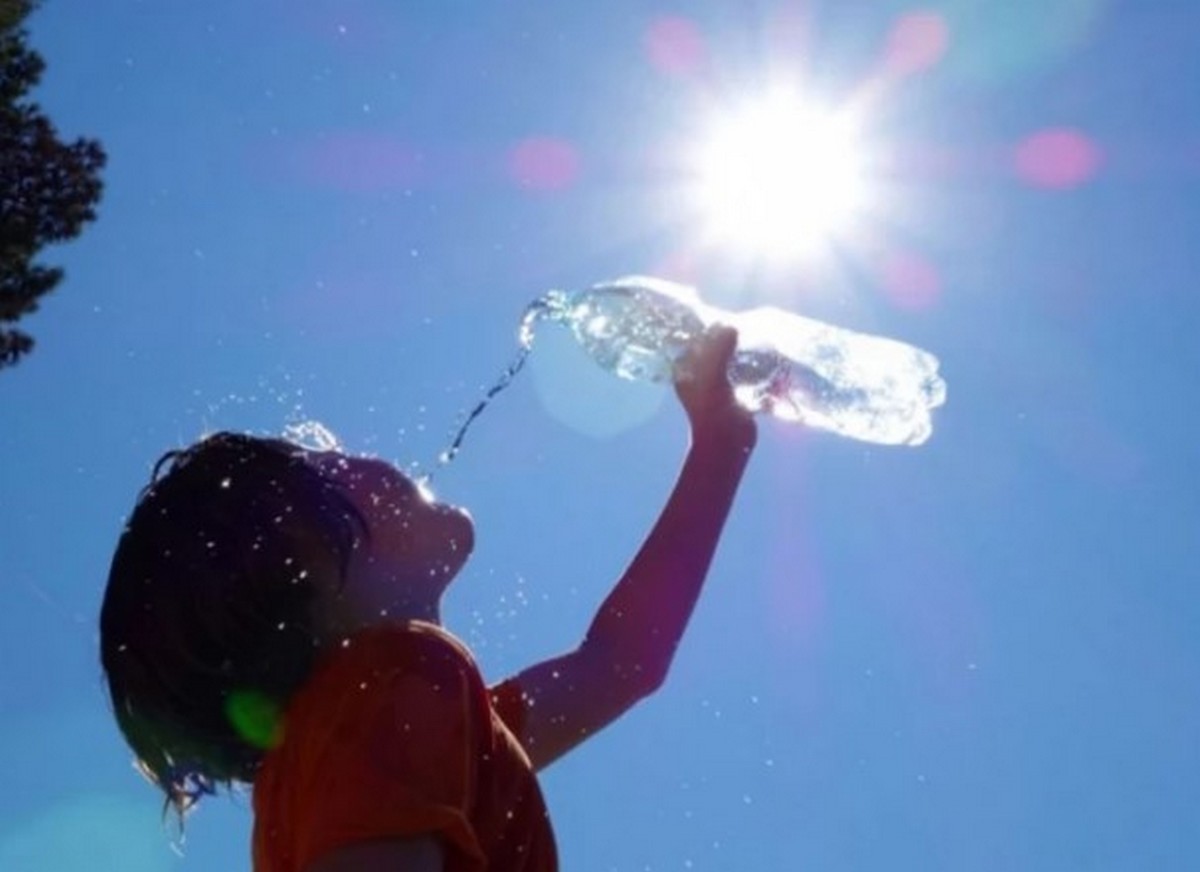 Hidratare corectă pe vreme caniculară.