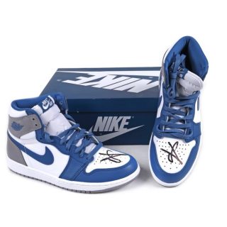 Premieră în România: licitație de sneakers pe 11 iulie.