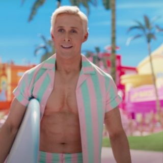 Ryan Gosling cântă o piesă de pe coloana sonoră a filmului ,Barbie'.