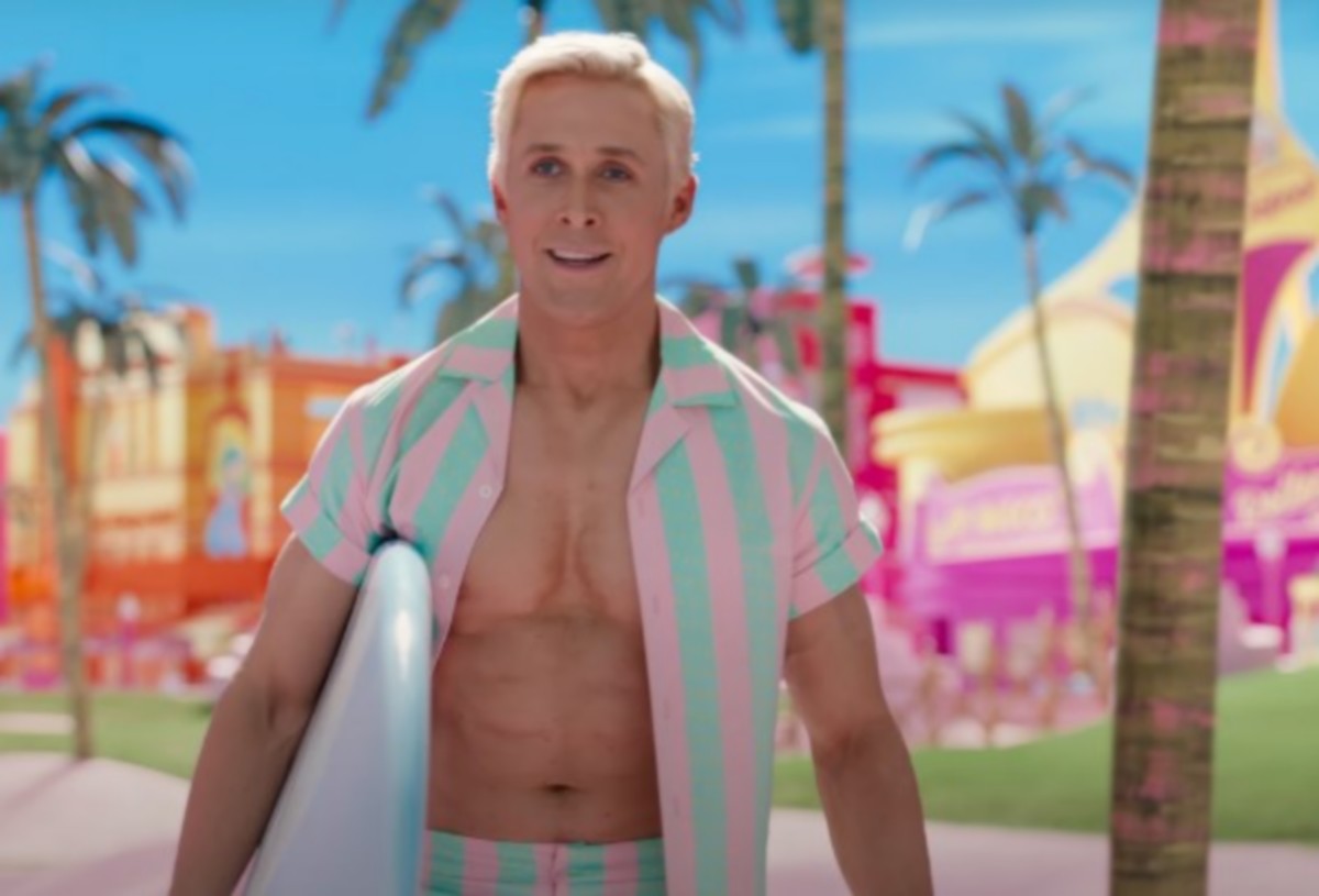 Ryan Gosling cântă o piesă de pe coloana sonoră a filmului ,Barbie'.
