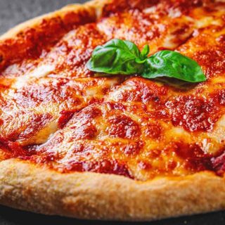 Bucureștenii consumă cel mai des pizza din întreaga rețea Glovo, conform unei analize.