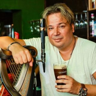 Dan Helciug cântă pe 31 august la Berăria H.