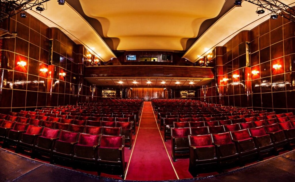 Programul Teatrului Avangardia.