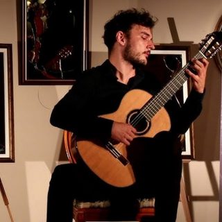 Radu Vâlcu are concert pe 7 septembrie la Trei Bețivi Bar.
