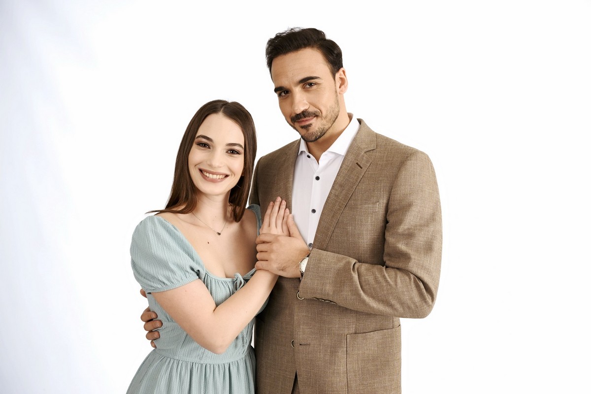 Totul despre serialul ,Lasă-mă, îmi place! Camera 609'