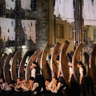Teatrul Odeon găzduiește Festivalul Teatrelor Maghiare.
