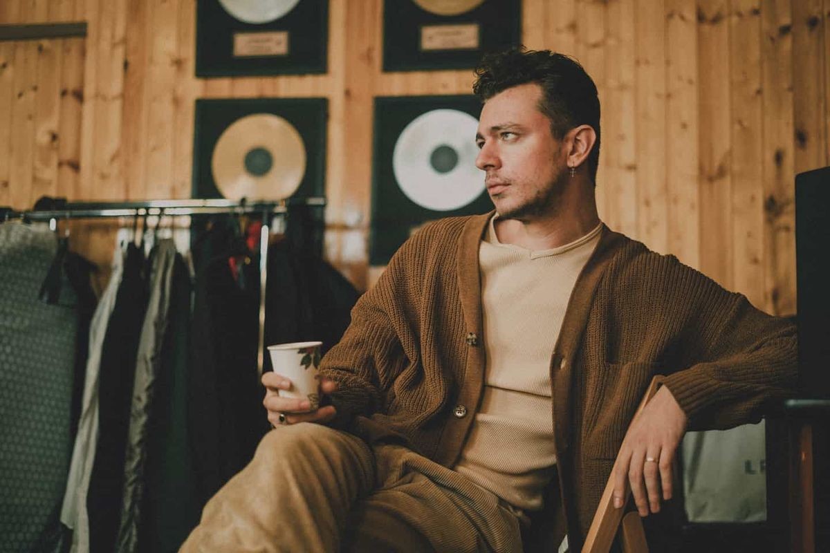 Sabrina Stoica și Jean Gavril lansează o piesă fabuloasă.