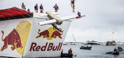 Red Bull Flugtag începe pe 17 septembrie.