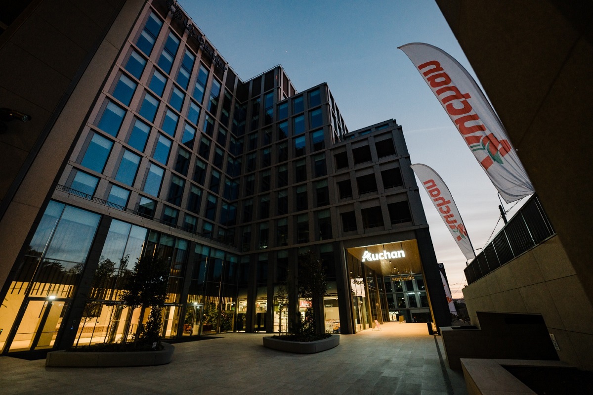 Auchan deschide un nou supermarket de mari dimensiuni în București