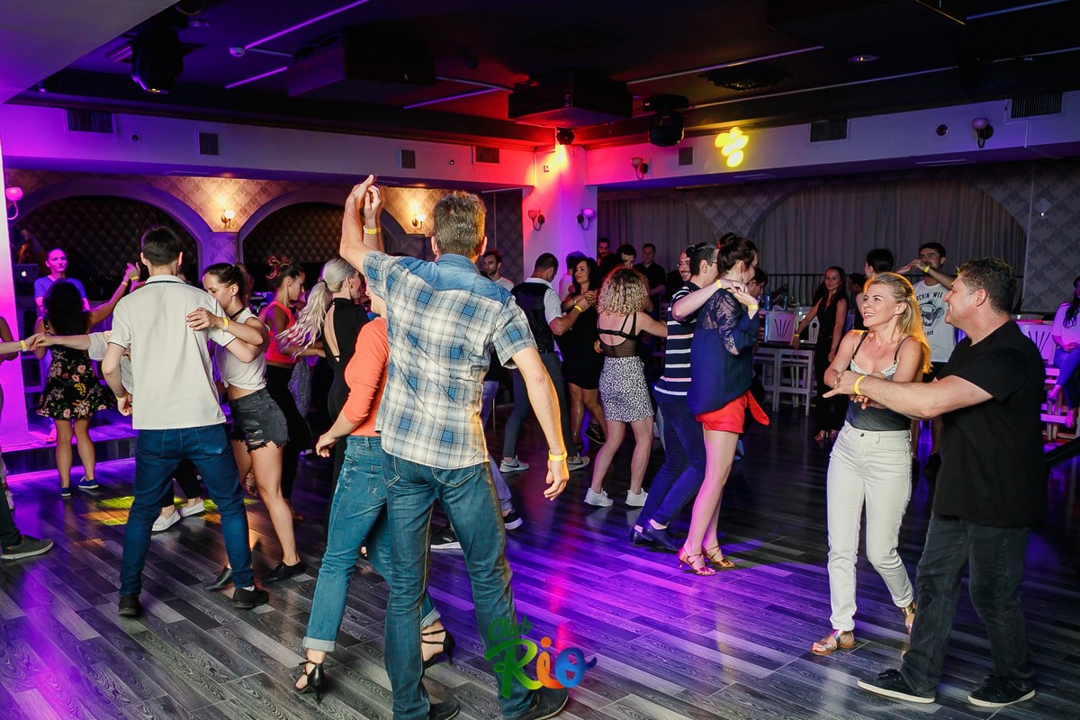 Distracția de vineri seară în București: Hai la un super party la Rio Club pe 27 octombrie!